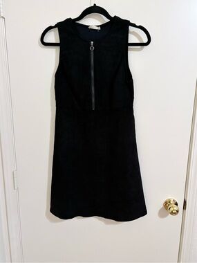 Classic Black Sleeveless Zip-Front Dress